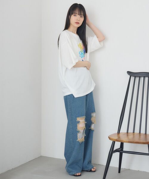 RETRO GIRL（レトロガール）の「花刺繍BIGTEE（Tシャツ/カットソー・レディース・オフホワイト/ブルー/ホワイト系その他・FREE）」の13枚目の写真