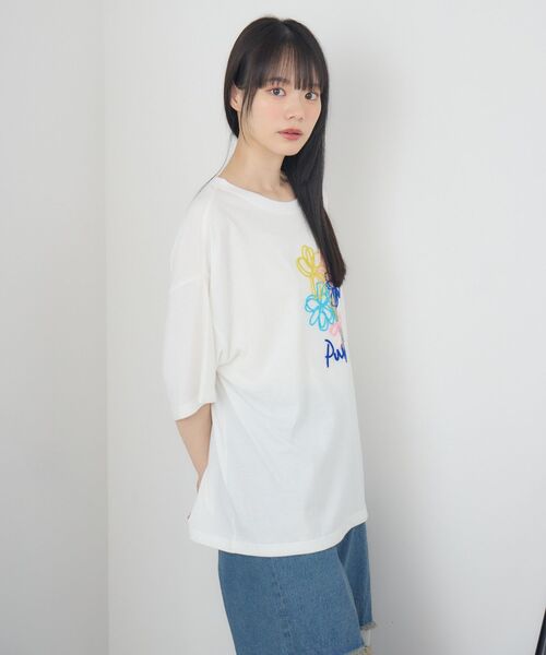 RETRO GIRL（レトロガール）の「花刺繍BIGTEE（Tシャツ/カットソー・レディース・オフホワイト/ブルー/ホワイト系その他・FREE）」の17枚目の写真