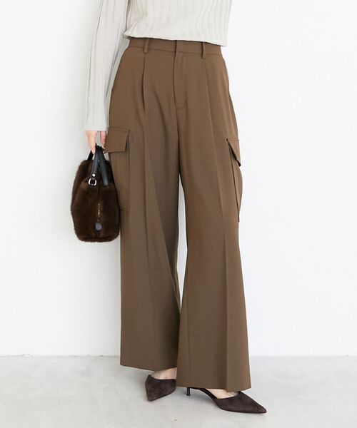 le.coeur blanc(ルクールブラン)の「センタープレスカーゴパンツ(その他パンツ・レディース・カーキブラウン/ブラック・36/38)」の2枚目の写真
