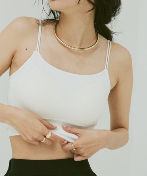 un/neu（アンノイ）の「ダブルストラップカップ付きインナー（キャミソール・レディース・ブラック/ホワイト・FREE）」の22枚目の写真