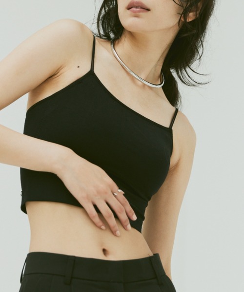 un/neu（アンノイ）の「ダブルストラップカップ付きインナー（キャミソール・レディース・ブラック/ホワイト・FREE）」の10枚目の写真