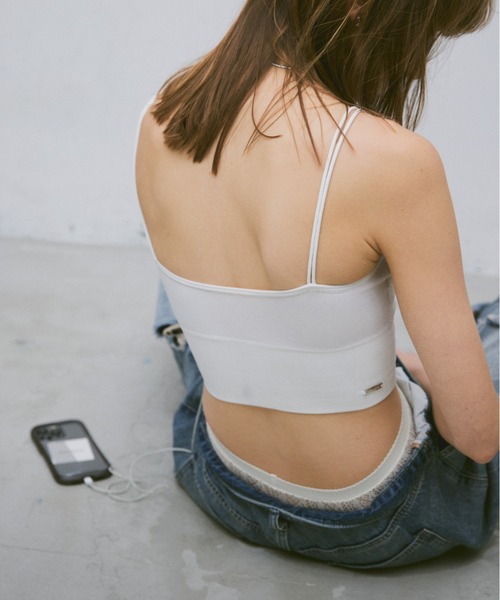 un/neu（アンノイ）の「ダブルストラップカップ付きインナー（キャミソール・レディース・ブラック/ホワイト・FREE）」の16枚目の写真