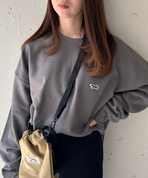 PENNEYS(ぺニーズ)の「何色あってもいい!ペアルックおそろコーデにも!冬に使える万能スウェット【Penneys THE FOX】FOX COLLECTION 別注kitsuneキツネワッペン刺繍スウェットトレーナー プルオーバースウェット(スウェット・レディース・ベージュ/ダークグレー/ネイビー/ブラック/グレイッシュベージュ/ワイン/グレー/オフホワイト・S/M/L/XL)」の5枚目の写真