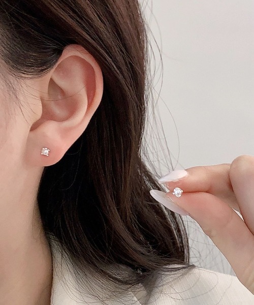 yu-ka(ユーカ)の「YU-KA:パールスタッドピアス Pearl stud pierce(ピアス(両耳用)・レディース・シルバー/ゴールド・FREE)」の2枚目の写真