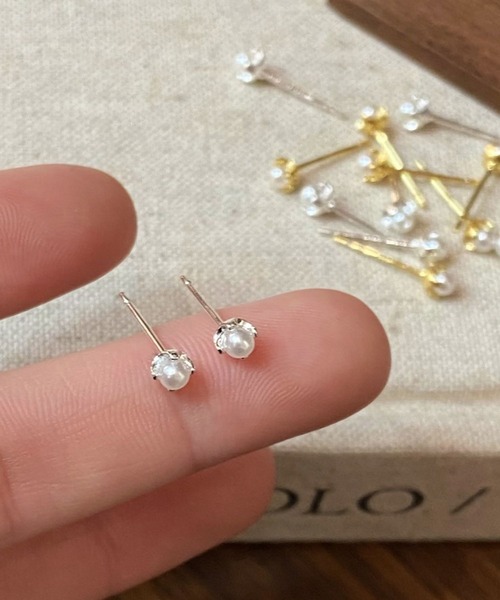 yu-ka(ユーカ)の「YU-KA:パールスタッドピアス Pearl stud pierce(ピアス(両耳用)・レディース・シルバー/ゴールド・FREE)」の4枚目の写真