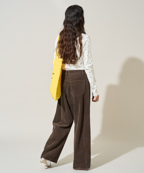 FREAK'S STORE（フリークスストア）の「限定展開　コーデュロイ カーブ パンツ（その他パンツ・レディース・ライトグレー/ブラック/グレー/ブラウン・SMALL/MEDIUM）」の6枚目の写真