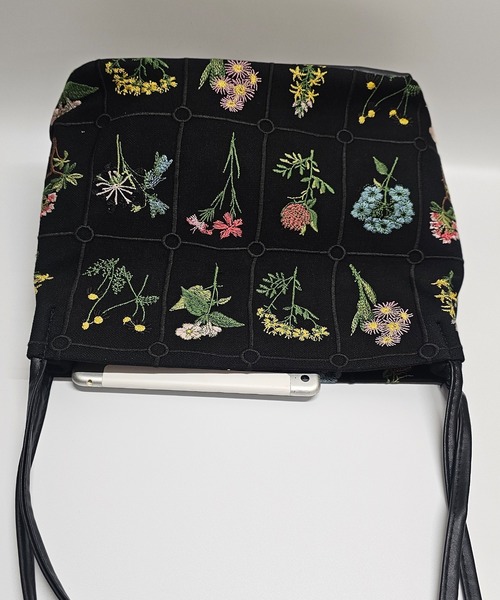 ANOTHER S（アナザーエス）の「花柄刺繍ショルダーバッグ（ショルダーバッグ・レディース・ブラック・FREE）」の5枚目の写真
