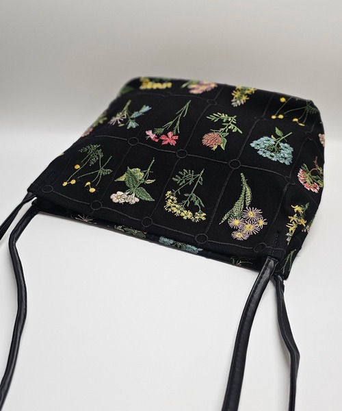 ANOTHER S（アナザーエス）の「花柄刺繍ショルダーバッグ（ショルダーバッグ・レディース・ブラック・FREE）」の9枚目の写真