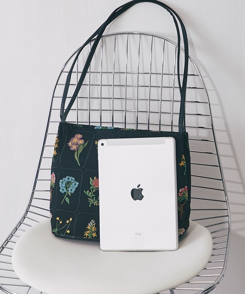 ANOTHER S（アナザーエス）の「花柄刺繍ショルダーバッグ（ショルダーバッグ・レディース・ブラック・FREE）」の12枚目の写真