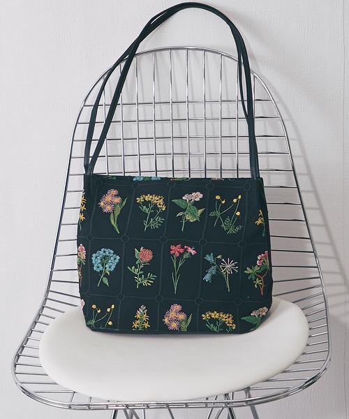 ANOTHER S（アナザーエス）の「花柄刺繍ショルダーバッグ（ショルダーバッグ・レディース・ブラック・FREE）」の13枚目の写真