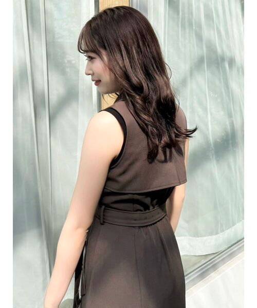 dazzlin（ダズリン）の「トレンチディティールジレワンピース（ワンピース・レディース・チャコールグレー/ベージュ/ブラウン・SMALL/MEDIUM）」の9枚目の写真