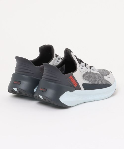 PUMA(プーマ)の「《PUMA》SOFTRIDE シンメトリー EASE IN(スニーカー・メンズ・グレー系その他/ブラック×ブラック/ホワイト×ブラック/ブラック×ホワイト/グレー系・26.0cm/25.0cm/25.5cm/27.0cm/26.5cm/27.5cm/28.0cm/22.5cm/23.0cm/23.5cm/24.0cm/24.5cm)」の6枚目の写真