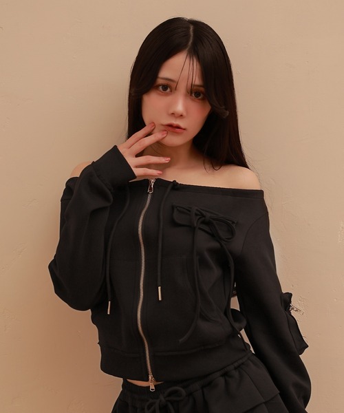 M DOLLY(エムドリー)の「ribbon voce sweat tops/リボンヴォーチェスウェットトップス(スウェット・レディース・ブラック/グレー・S/M)」の3枚目の写真