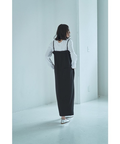 marjour(マージュール)の「STRAIGHT JUMPER SKIRT(ワンピース・レディース・ブラック/モカ・M)」の19枚目の写真