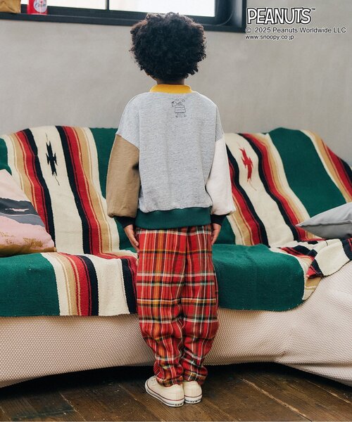 F.O.KIDS(エフオーキッズ)の「【PEANUTS】4柄トレーナー(スウェット・キッズ・キナリ/パープル/レインボー/イエロー・80/90/100/110/120/130/140/150/160)」の12枚目の写真