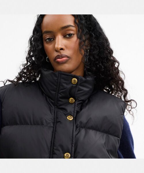 COACH(コーチ)の「ダウン パッファー ベスト(ダウンジャケット/コート・レディース・ブラック系その他・SMALL/X-SMALL/MEDIUM)」の2枚目の写真