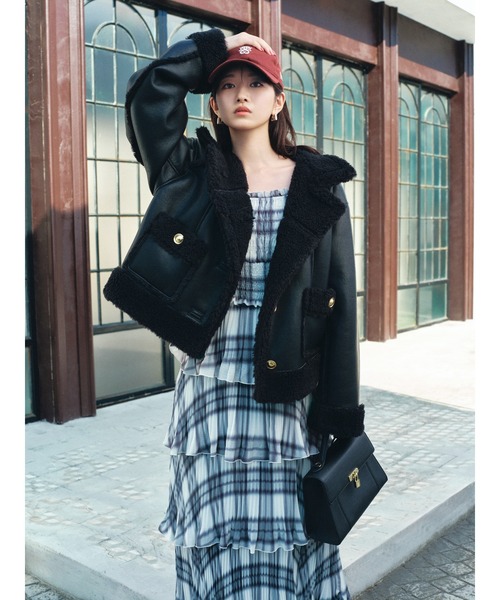 SNIDEL（スナイデル）の「【WEB限定/ボアコレクション】金ボタンバリエジャケット（ブルゾン・レディース・アイボリー/ブラック/ピンク・F）」の5枚目の写真