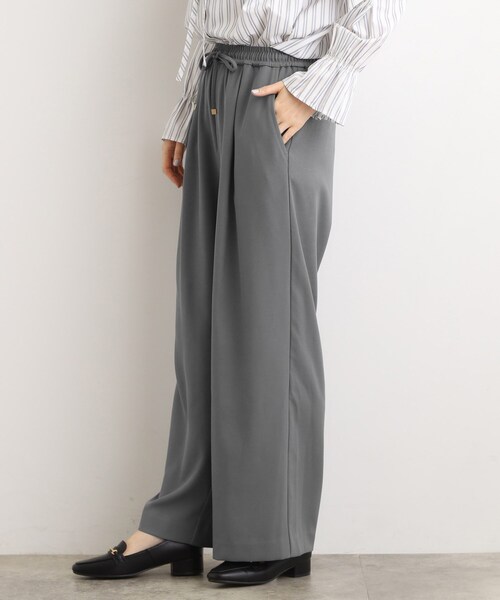 grove（グローブ）の「きれい見えとリラックス感を両立。秋の大人カジュアルに効くイージーパンツ（その他パンツ・レディース・ブラック/ブラウン系/チャコールグレー・02/03/05/04/01）」の4枚目の写真