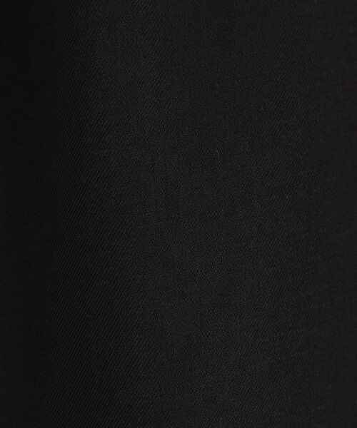 grove（グローブ）の「きれい見えとリラックス感を両立。秋の大人カジュアルに効くイージーパンツ（その他パンツ・レディース・ブラック/ブラウン系/チャコールグレー・02/03/05/04/01）」の11枚目の写真