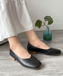 さりげなく上品に! 毎日に寄り添う歩きやすさ◎ スクエアトゥローヒールパンプス
