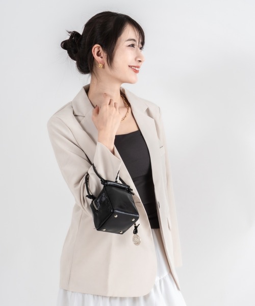 marco masi（マルコマージ）の「【MARCO MASI/マルコマージ】ミニハンドバッグ　キューブバッグ（ハンドバッグ・レディース・シルバー/ブラック・FREE）」の5枚目の写真