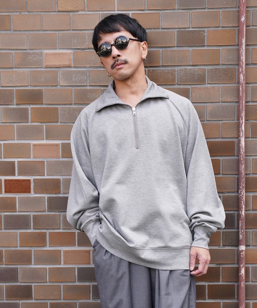 Aphlotus(アプロタス)の「スウェットオーバーサイズハーフジップトレーナー(スウェット・メンズ・グレー/グリーン/ホワイト/ブラック・LARGE/MEDIUM/SMALL)」の16枚目の写真