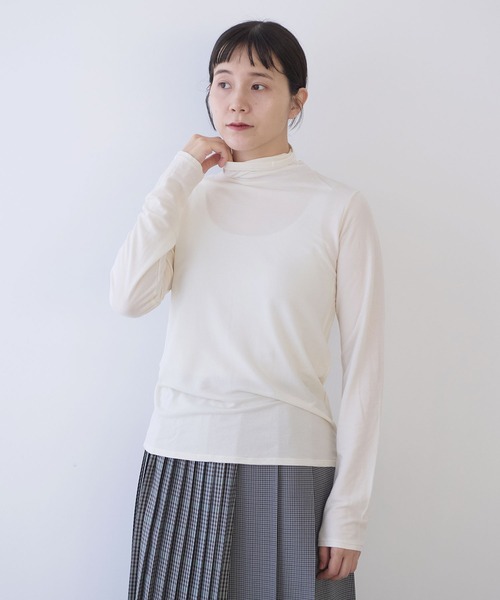 yuni(ユニ )の「コットンキュプラ モックロディhigh neck プルオーバー(Tシャツ/カットソー・レディース・ホワイト/ブラック・FREE)」の2枚目の写真