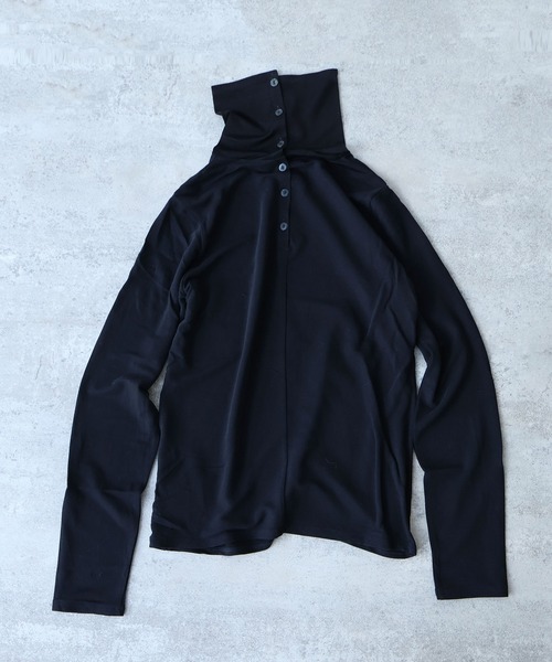 yuni(ユニ )の「コットンキュプラ モックロディhigh neck プルオーバー(Tシャツ/カットソー・レディース・ホワイト/ブラック・FREE)」の1枚目の写真