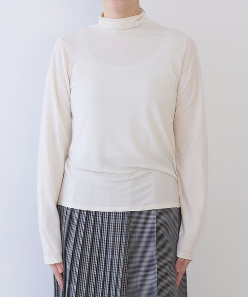 yuni(ユニ )の「コットンキュプラ モックロディhigh neck プルオーバー(Tシャツ/カットソー・レディース・ホワイト/ブラック・FREE)」の14枚目の写真