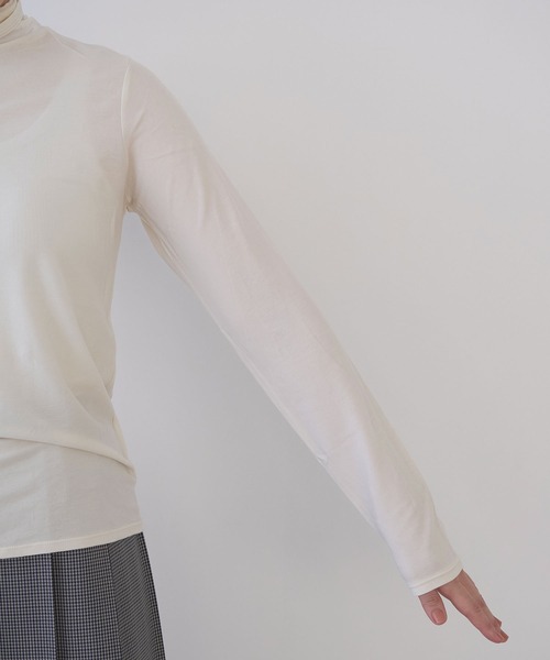 yuni(ユニ )の「コットンキュプラ モックロディhigh neck プルオーバー(Tシャツ/カットソー・レディース・ホワイト/ブラック・FREE)」の19枚目の写真