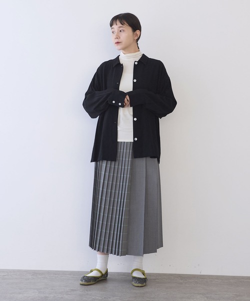 yuni(ユニ )の「コットンキュプラ モックロディhigh neck プルオーバー(Tシャツ/カットソー・レディース・ホワイト/ブラック・FREE)」の10枚目の写真