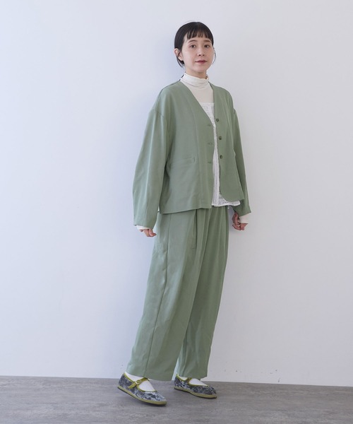 yuni(ユニ )の「コットンキュプラ モックロディhigh neck プルオーバー(Tシャツ/カットソー・レディース・ホワイト/ブラック・FREE)」の11枚目の写真