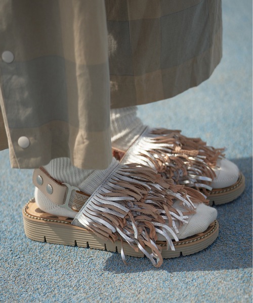 JUCO.（ジュコ）の「あなたのくせっ毛サンダル_Beige×Beige sole（サンダル・レディース・ベージュ・22.5cm/23.5cm/24.5cm/25.5cm/26.5cm）」の3枚目の写真