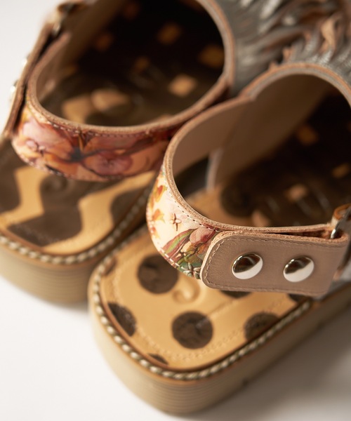 JUCO.（ジュコ）の「あなたのくせっ毛サンダル_Beige×Beige sole（サンダル・レディース・ベージュ・22.5cm/23.5cm/24.5cm/25.5cm/26.5cm）」の9枚目の写真