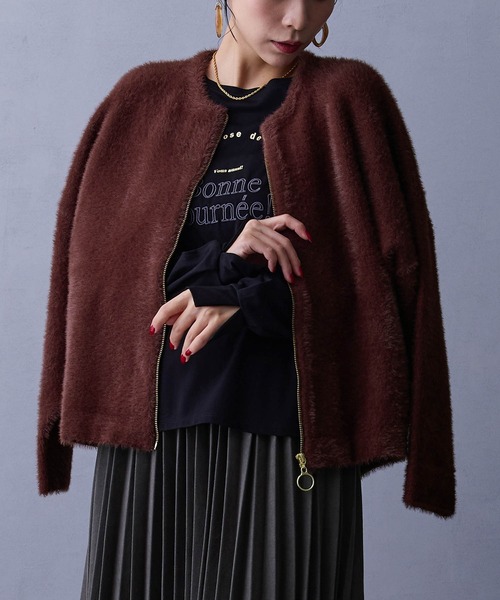 NICOLE white(ニコルホワイト)の「シャギーZIPカーディガン(カーディガン/ボレロ・レディース・グレー/ブラウン/チャコール/オフホワイト/ラベンダー・FREE)」の4枚目の写真