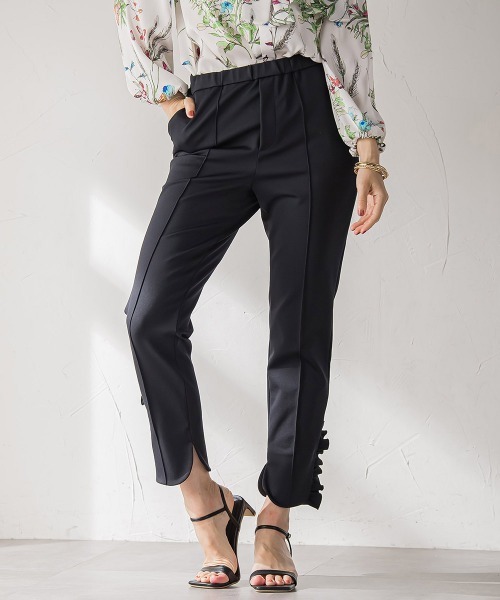 Viaggio Blu（ビアッジョブルー）の「裾フリルパンツ≪洗濯機で洗える≫（その他パンツ・レディース・ブラック/チャコールグレー・M/L/S/XS）」の3枚目の写真