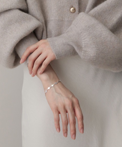 A part by（アパートバイ）の「フラワーチェーンブレスレット（ブレスレット・レディース・Silver/GOLD・FREE）」の5枚目の写真