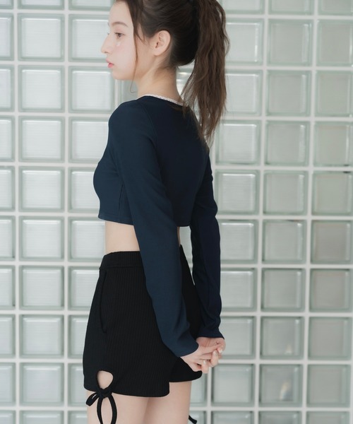 merrylatte(メリーラテ)の「リボンクロップド丈トップス【IROHANI】(Tシャツ/カットソー・レディース・ネイビー/アイボリー・FREE)」の4枚目の写真