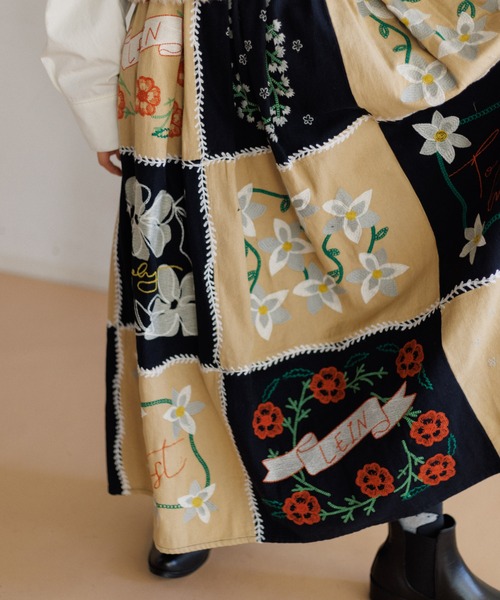 AMERICAN RAG CIE（アメリカンラグシー）の「LEIN パッチワーク刺繍スカート（スカート・レディース・ブラック・FREE）」の8枚目の写真