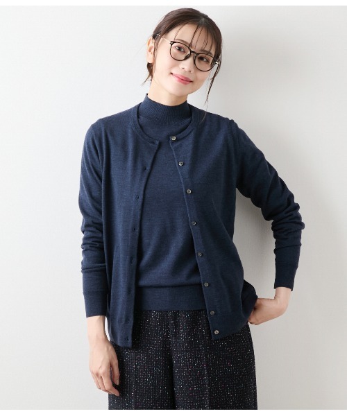 NEWYORKER(ニューヨーカー)の「【手洗い可能】キャッシュウール クルーネックカーディガン(カーディガン/ボレロ・レディース・グリーン系その他3/ネイビー/パープル/ピンク/ブラウン/ライトグレー・L/M)」の5枚目の写真