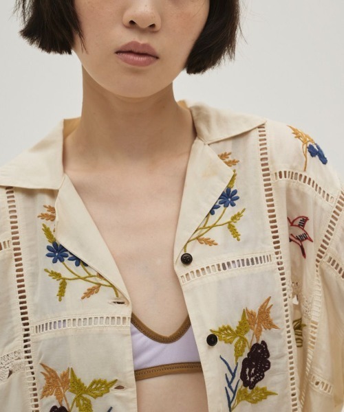 TODAYFUL（トゥデイフル）の「TODAYFUL　Embroidery Patchwork Shirts エンブロイダリーパッチワークシャツ/12610428（シャツ/ブラウス・レディース・キナリ/バーガンディー・ONE SIZE）」の3枚目の写真