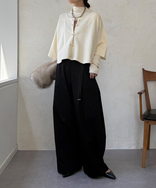 DouDou（ドゥドゥ）の「【WEB限定】ケープアンサンブルニット（ニット/セーター・レディース・チャコールグレー/ブルー/オフホワイト/ブラック・FREE）」の6枚目の写真