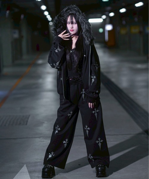 REFLEM/レフレム』ファー付きクロス総柄ラインストーンZIPパーカー