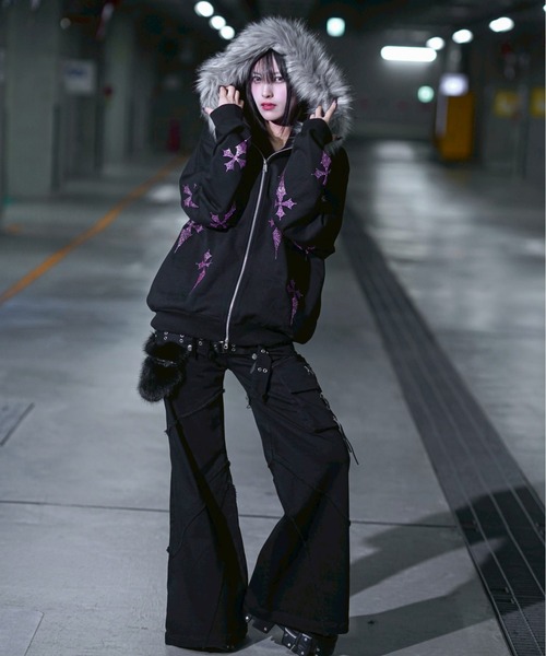 REFLEM/レフレム』ファー付きクロス総柄ラインストーンZIPパーカー