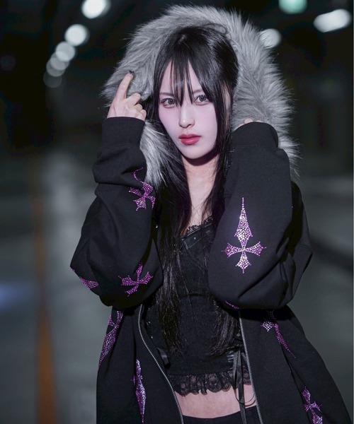 REFLEM/レフレム』ファー付きクロス総柄ラインストーンZIPパーカー