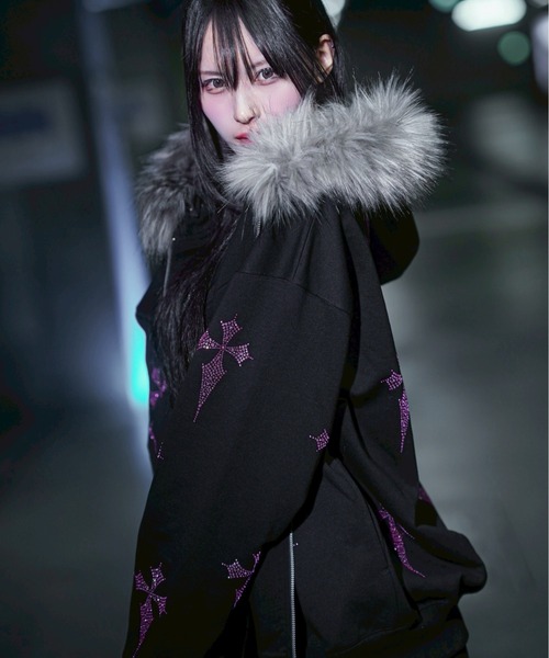 REFLEM/レフレム』ファー付きクロス総柄ラインストーンZIPパーカー