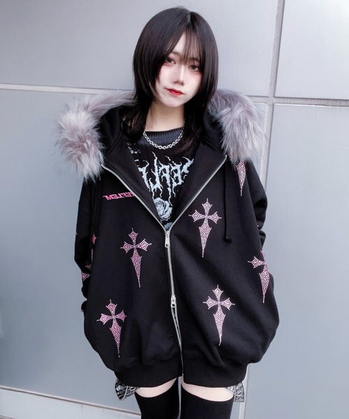 『REFLEM/レフレム』ファー付きクロス総柄ラインストーンZIPパーカー REFLEM（レフレム） パーカー 「REFLEM/レフレム」ファー付きクロス総