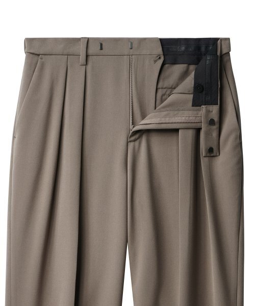 MUSINSA STANDARD（ムシンサスタンダード）の「リバースツージョーセミバルーン隠しバンディングスラックス[ダースティベージュ]（スラックス・メンズ・その他・40/42/26/27）」の3枚目の写真