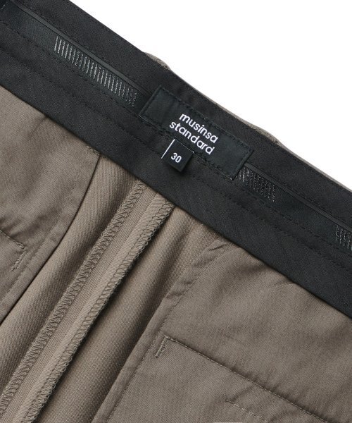 MUSINSA STANDARD（ムシンサスタンダード）の「リバースツージョーセミバルーン隠しバンディングスラックス[ダースティベージュ]（スラックス・メンズ・その他・40/42/26/27）」の6枚目の写真