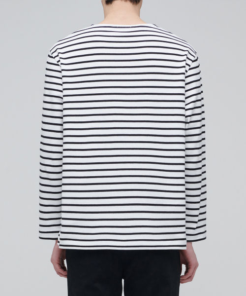 MUSINSA STANDARD（ムシンサスタンダード）の「ストライプボートネック長袖Tシャツ[アイボリー/ブラック]（Tシャツ/カットソー・メンズ・その他・LARGE/X-LARGE/XX-LARGE/SMALL/MEDIUM）」の2枚目の写真